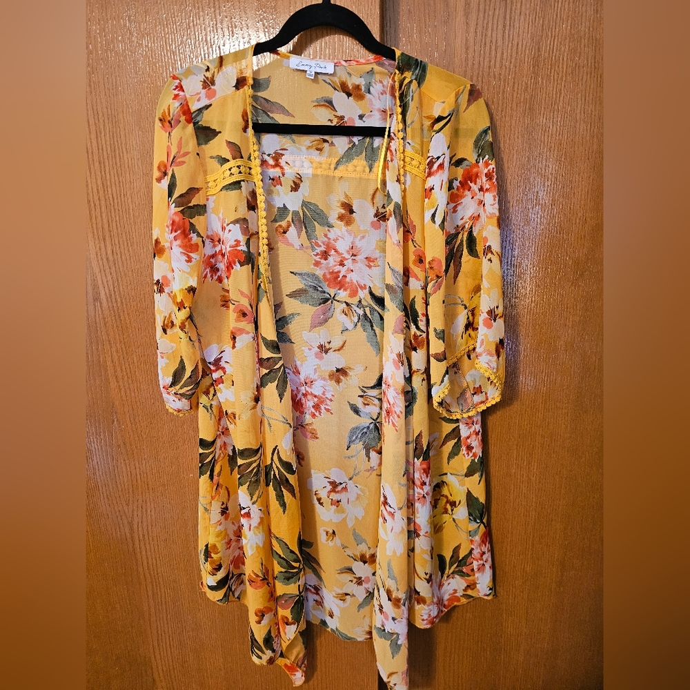 Floral kimono with crochet accents